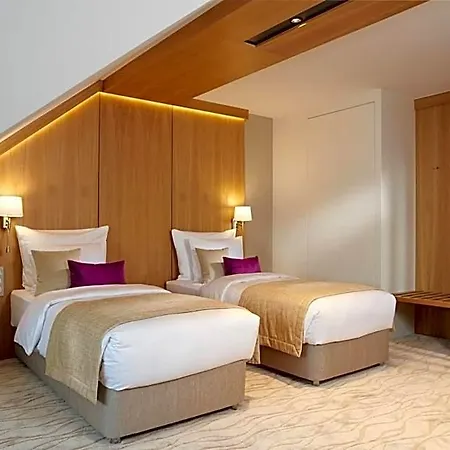 Normafa & Retreat Hotel