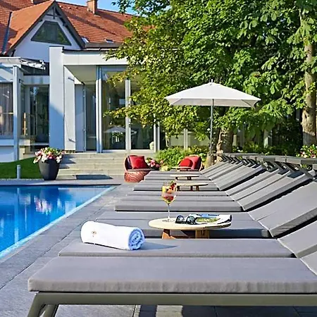 Normafa & Retreat 4*