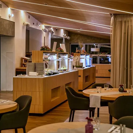 Normafa & Retreat 酒店 4*